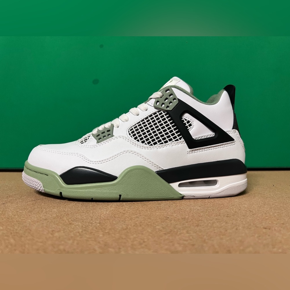 Jordan 4 Retro Seafoam (W)